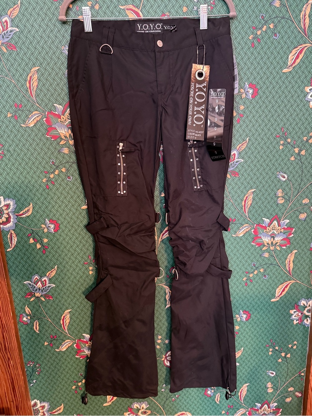 💋 restock!!  Y2K Dead Stock YOYO Black Studded Cargo Pants- read